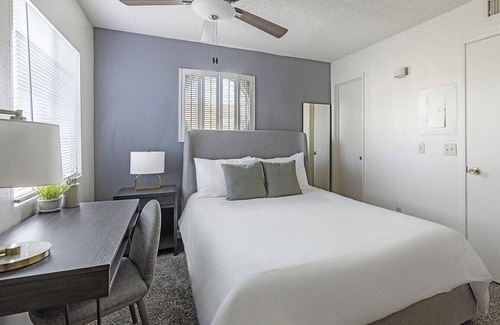 Glendale Apartment | Landing at Stillwater - Studio in Downtown Glendale