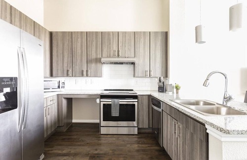 Stone Oak Apartment | Landing at The Abbey at Sonterra - 1 Bedroom in Stone Oak