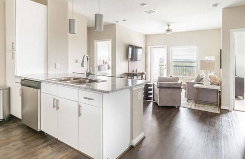 Stone Oak Apartment | Landing at The Abbey at Sonterra - 2 Bedrooms in Stone Oak