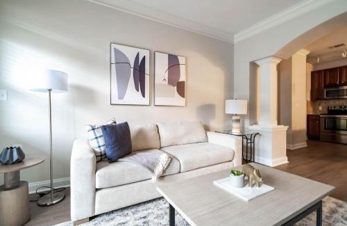 Cary Apartment | Landing at The Arboretum - Cary