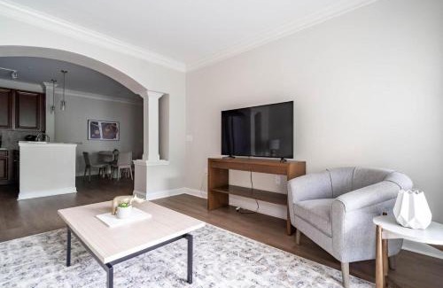 Cary Apartment | Landing at The Arboretum - Cary