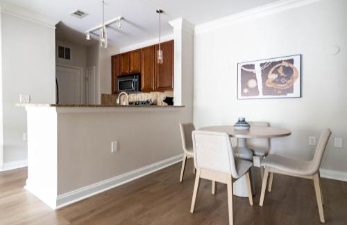Cary Apartment | Landing at The Arboretum - Cary