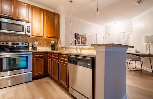Cary Apartment | Landing at The Arboretum - Cary
