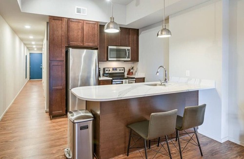 Southeast Omaha Apartment | Landing at The Breakers - 1 Bedroom in Downtown