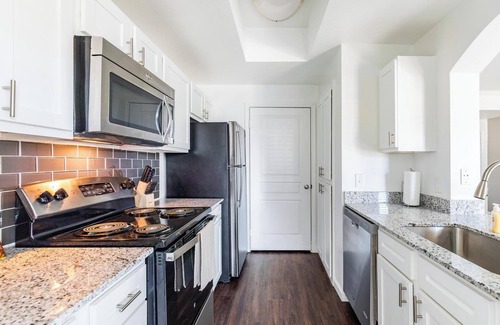 Downtown Fort Worth Apartment | Landing at The Henderson - 1 Bedroom in Downtow.