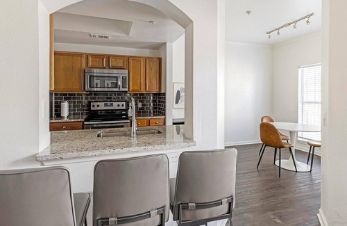 Downtown Fort Worth Apartment | Landing at The Henderson - 1 Bedroom in Downtow.