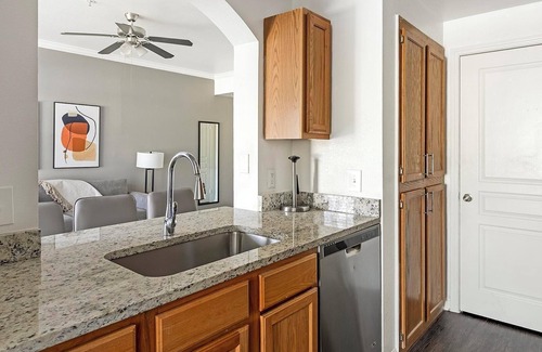 Downtown Fort Worth Apartment | Landing at The Henderson - 1 Bedroom in Downtow.