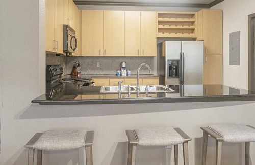 Mid City South Apartment | Landing at The Millennium Towne Center - 1 Bedroom in Mid City South