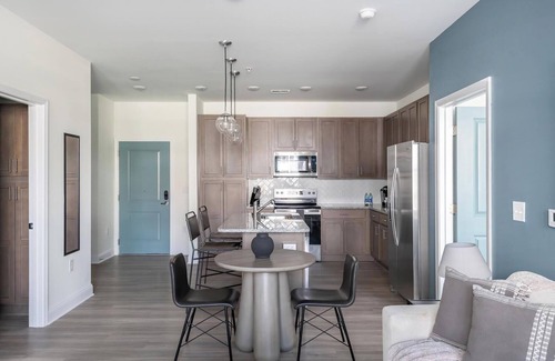 Wilmington Apartment | Landing at The Parker Leland - 2 Bedrooms in Do.