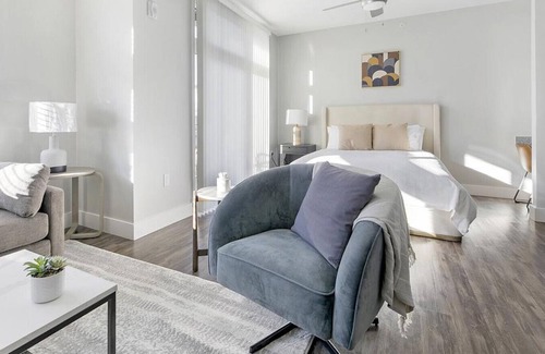 Roselawn Finance Apartment | Landing at The Red Apartments - Studio in Madisonville