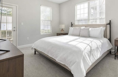 Durham Apartment | Landing at The Village at Auburn - 2 Bedrooms in Downtown Durham