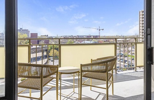 Fort Wayne Apartment | Landing at Three Rivers - 1 Bedroom in Central Fort Wayne
