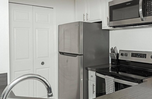 Southside Apartment | Landing at Timberwalk at Mandarin - 2 Bedrooms .