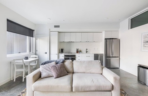 Liberty Wells Apartment | Landing | Beautiful 1BD, Gym, Game Room