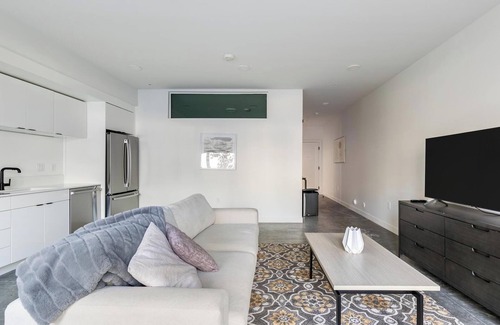 Liberty Wells Apartment | Landing | Beautiful 1BD, Gym, Game Room