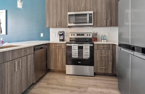 San Antonio Apartment | Landing | Beautiful 1BD, Clubhouse, Pool