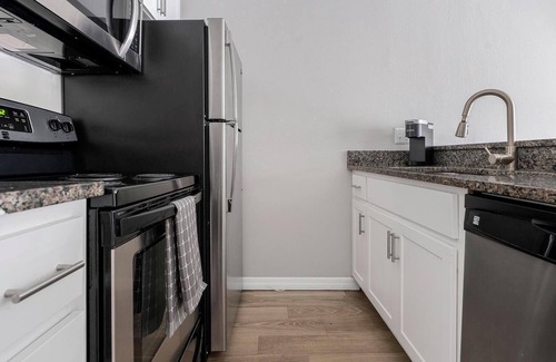 Villas Apartment | Landing | Beautiful 1BD, Gym, Pool