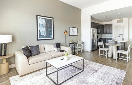 Denton Apartment | Landing | Beautiful 1BD, Courtyard, Gym
