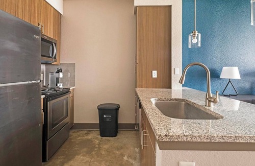 Memorial Apartment | Landing | Beautiful 1BD, Gym