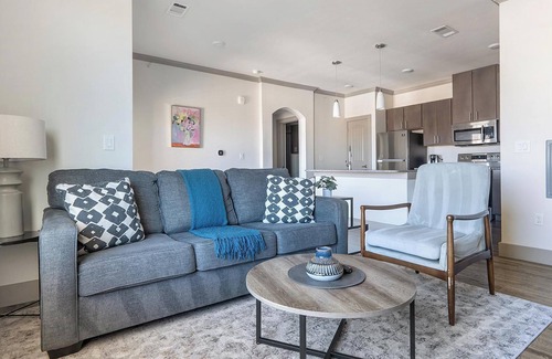 Manor Apartment | Landing | Beautiful 1BD, Gym, Courtyard