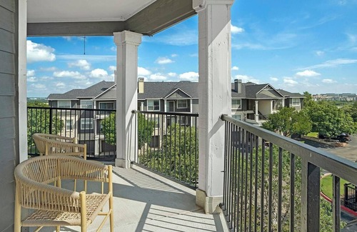 McNeil Apartment | Landing | Beautiful 1BD, Pool, Clubhouse