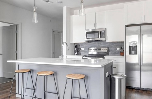 Austin Apartment | Landing | Beautiful 1BD, Pool, Clubhouse