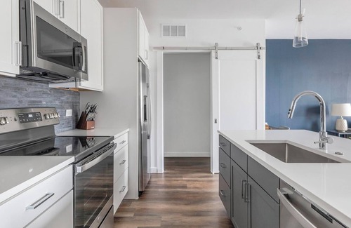 Austin Apartment | Landing | Beautiful 1BD, Pool, Clubhouse