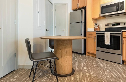 St. Louis Apartment | Landing | Beautiful 1BD, Gym, Courtyard