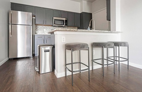 San Antonio Apartment | Landing | Beautiful 2BD, Pool, Gym