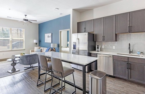 Denton Apartment | Landing | Beautiful 2BD, Gym, Courtyard