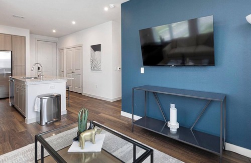 Fate Apartment | Landing | Chic 1BD, Clubhouse, Gym