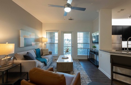Park Ridge Apartment | Landing | Chic 1BD, Courtyard, Pool