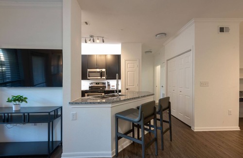 Park Ridge Apartment | Landing | Chic 1BD, Courtyard, Pool