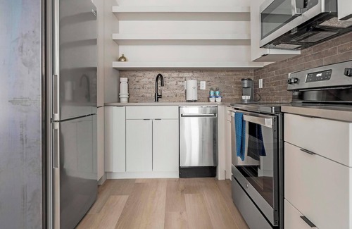 Norris Square Apartment | Landing | Chic 1BD, Gym