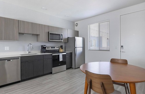 Goodyear Apartment | Landing | Chic 1BD, Gym, Clubhouse
