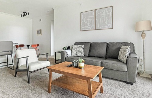 McNeil Apartment | Landing | Chic 1BD, Gym, Clubhouse
