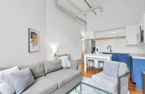 Greenville Apartment | Landing | Chic 1BD, Gym, Yoga Studio