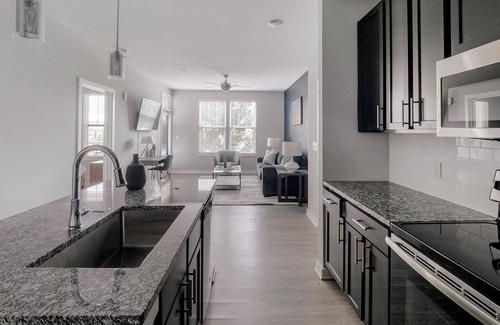 Summerville Apartment | Landing | Chic 1BD, Pool, Gym