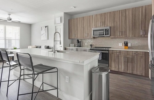 Katy Apartment | Landing | Chic 1BD, Pool, Courtyard