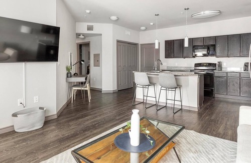 Fort Worth Apartment | Landing | Chic 1BD, Rooftop Lounge, Yoga Studio