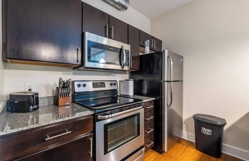 Church Hill Apartment | Landing | Chic 1BD, Rooftop Lounge, Courtyard