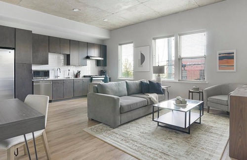 Downtown Apartment | Landing | Chic 1BD, Yoga Studio, Courtyard