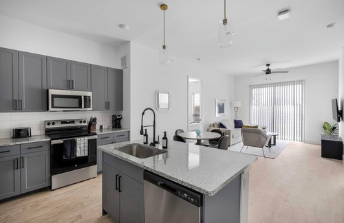 Denton Apartment | Landing | Chic 2BD in Denton