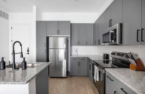 Denton Apartment | Landing | Chic 2BD in Denton