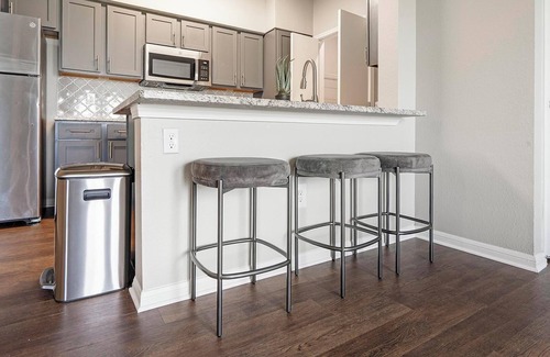 San Antonio Apartment | Landing | Chic 2BD, Pool, Clubhouse