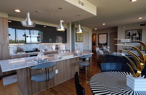 Houston Apartment | Landing | Chic 2BD, Tennis Court, Pool
