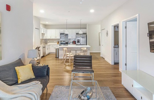 Willow Springs Apartment | Landing | Chic 2BD, Gym, Clubhouse
