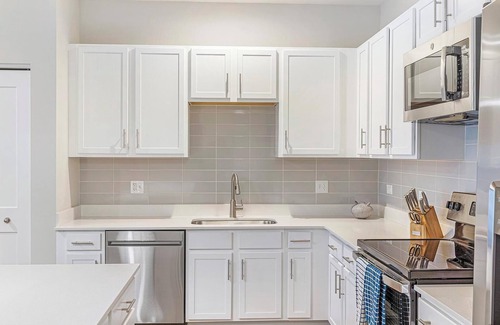 Willow Springs Apartment | Landing | Chic 2BD, Gym, Clubhouse