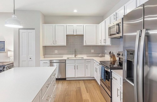 Willow Springs Apartment | Landing | Chic 2BD, Gym, Clubhouse