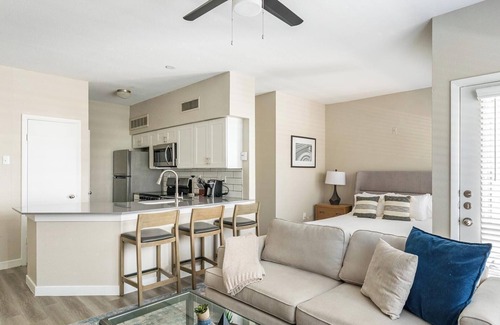 Fort Worth Apartment | Landing | Chic Studio, Gym, Pool